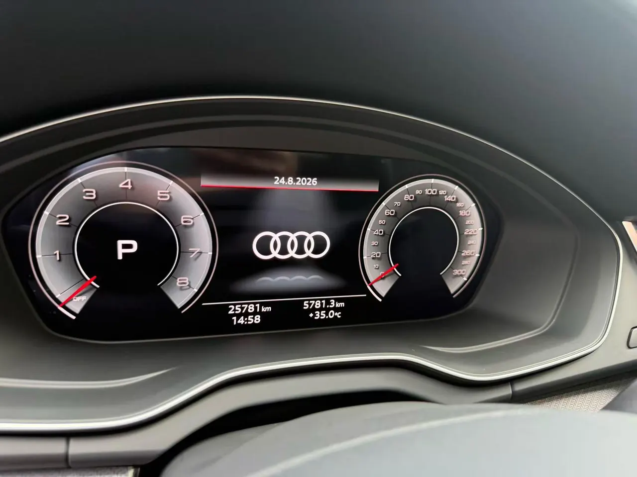 Audi 2024 Q5L 2.0TFSI 45TFSI luxury dynamic automatic transmission 8