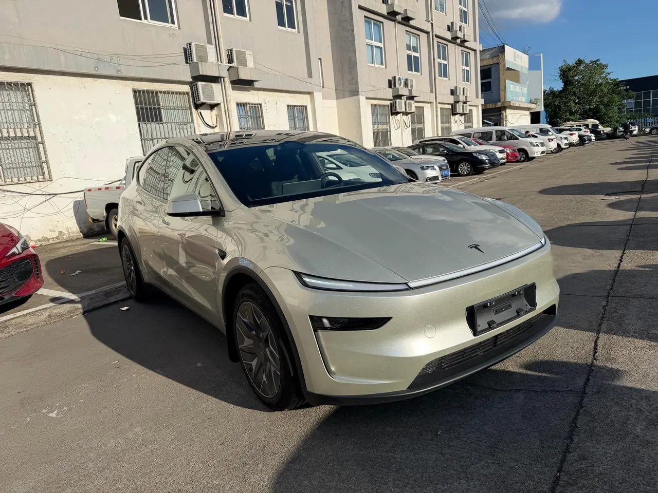 Tesla 2025 Model Y L Long Endurance All-Wheel Drive Automatic Transmission 2