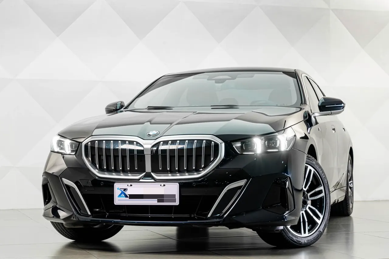BMW 5 Series 2024 model 530Li 48V 2.0T Leading Edition M Sport Package Automatic 2