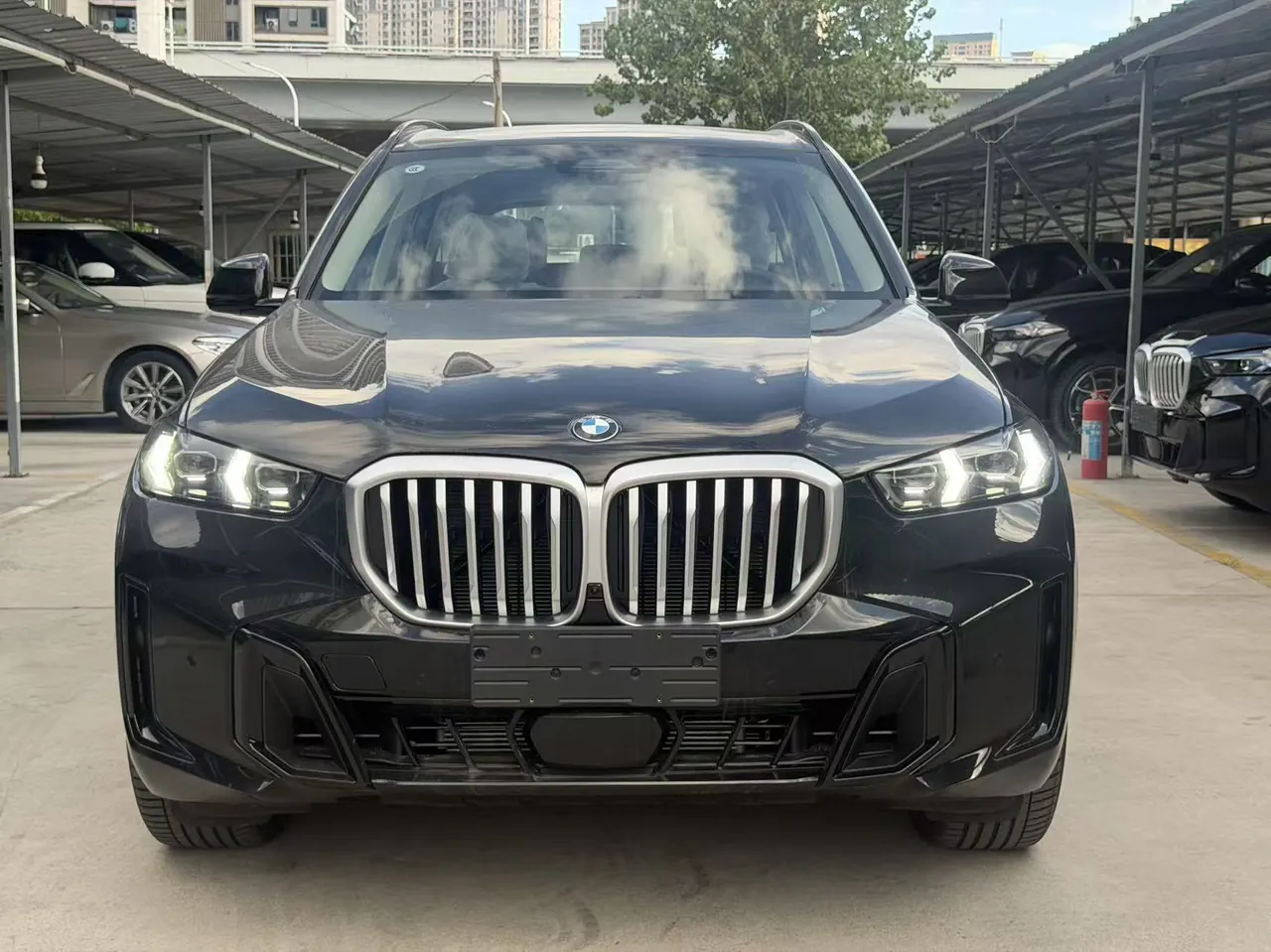 BMW 2026 X5 xDrive30Li 48V 2.0T exclusive m sports obsidian night suit automatic gear 2