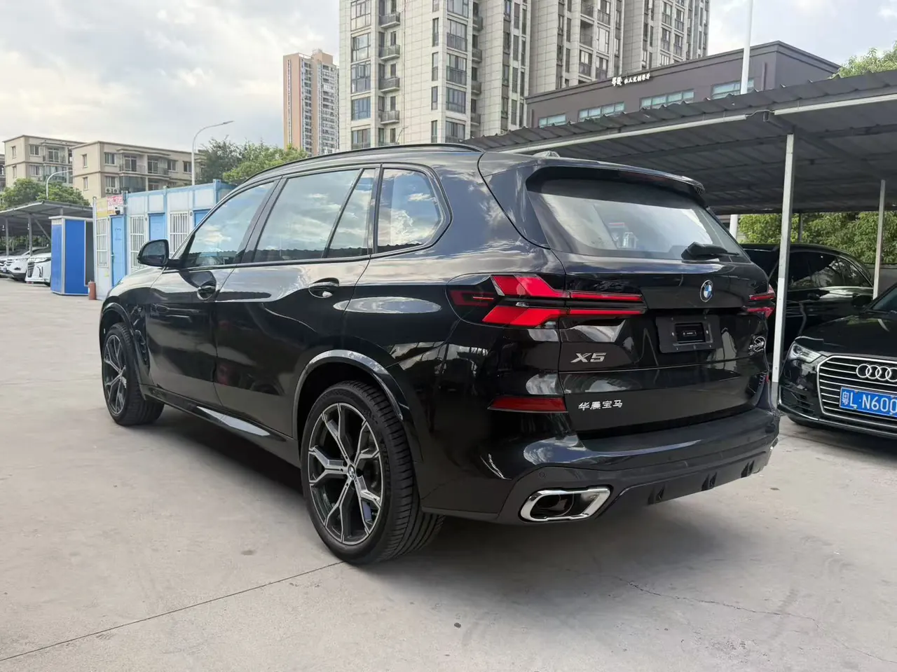 BMW 2026 X5 xDrive30Li 48V 2.0T exclusive m sports obsidian night suit automatic gear 7
