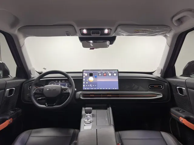 Beijing 2026 BJ30 1.5T Traveler Two-Drive Standard Automatic Gear 2