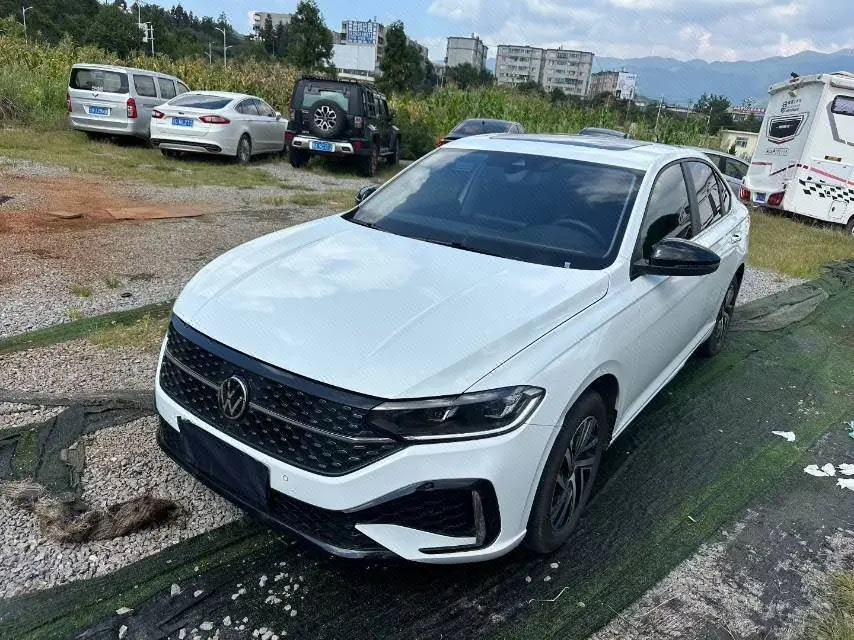 打开图片灯箱:Volkswagen 2024 Lavida 1.5TSI 300TSI Star Leading Edition Automatic Gear