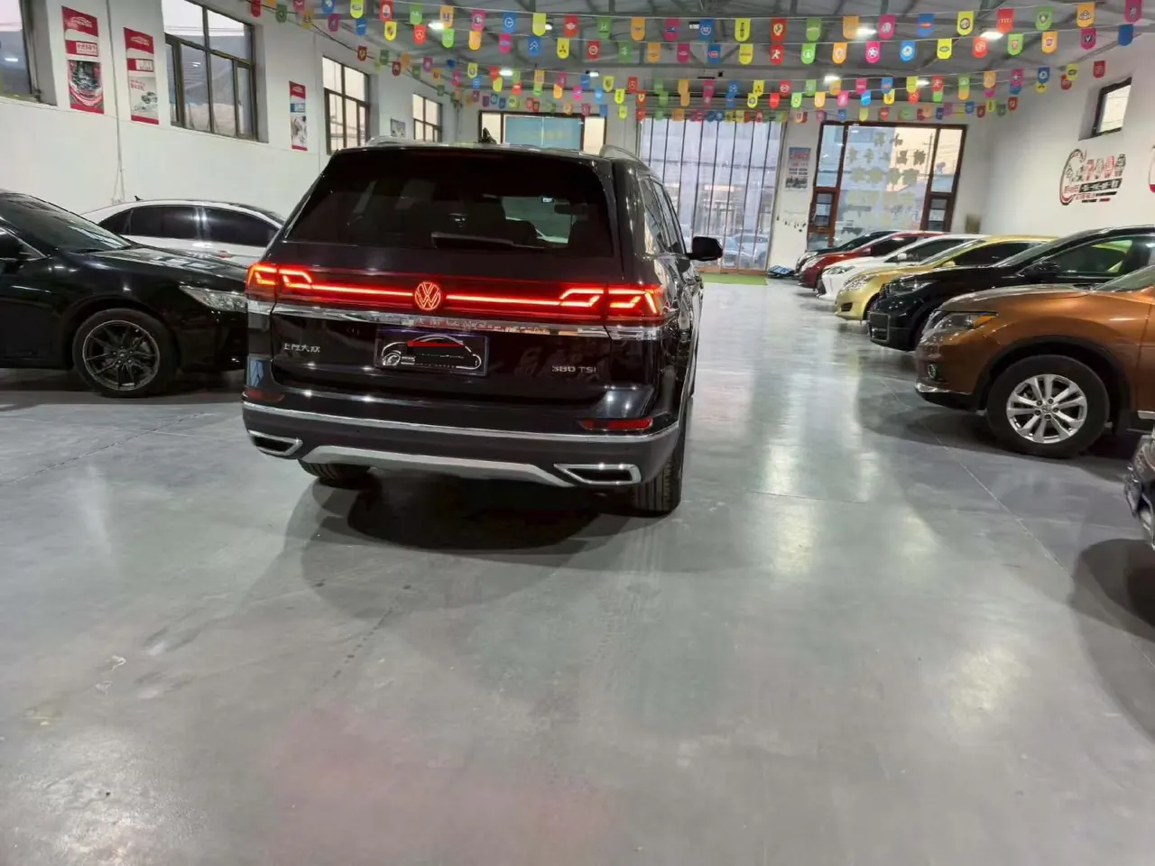 Volkswagen 2021 Tuang 2.0TSI 330TSI Two-wheel Drive Respect Deluxe Automatic Gear 6