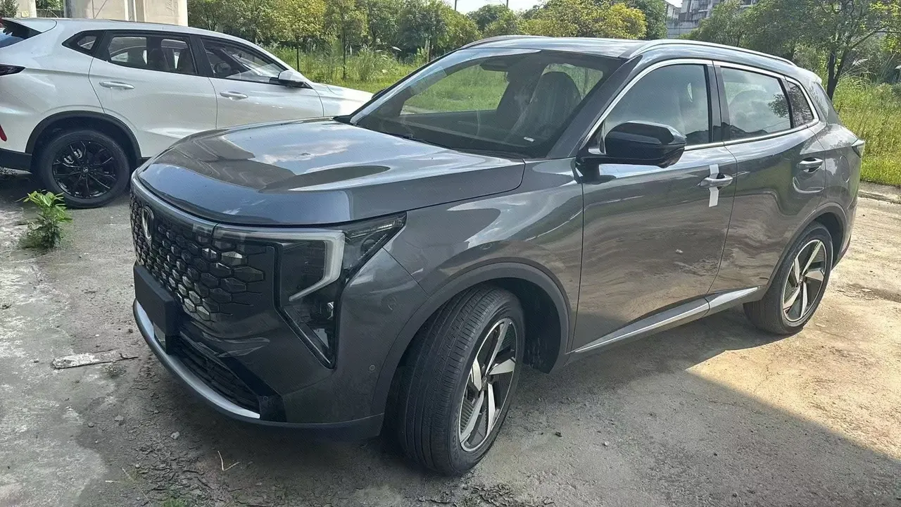 ChangAn 2026 CS55 PLUS PHEV 1.5 Stepless Smart New Blue Whale 125km Zhiyue Edition Automatic Gear - View 1