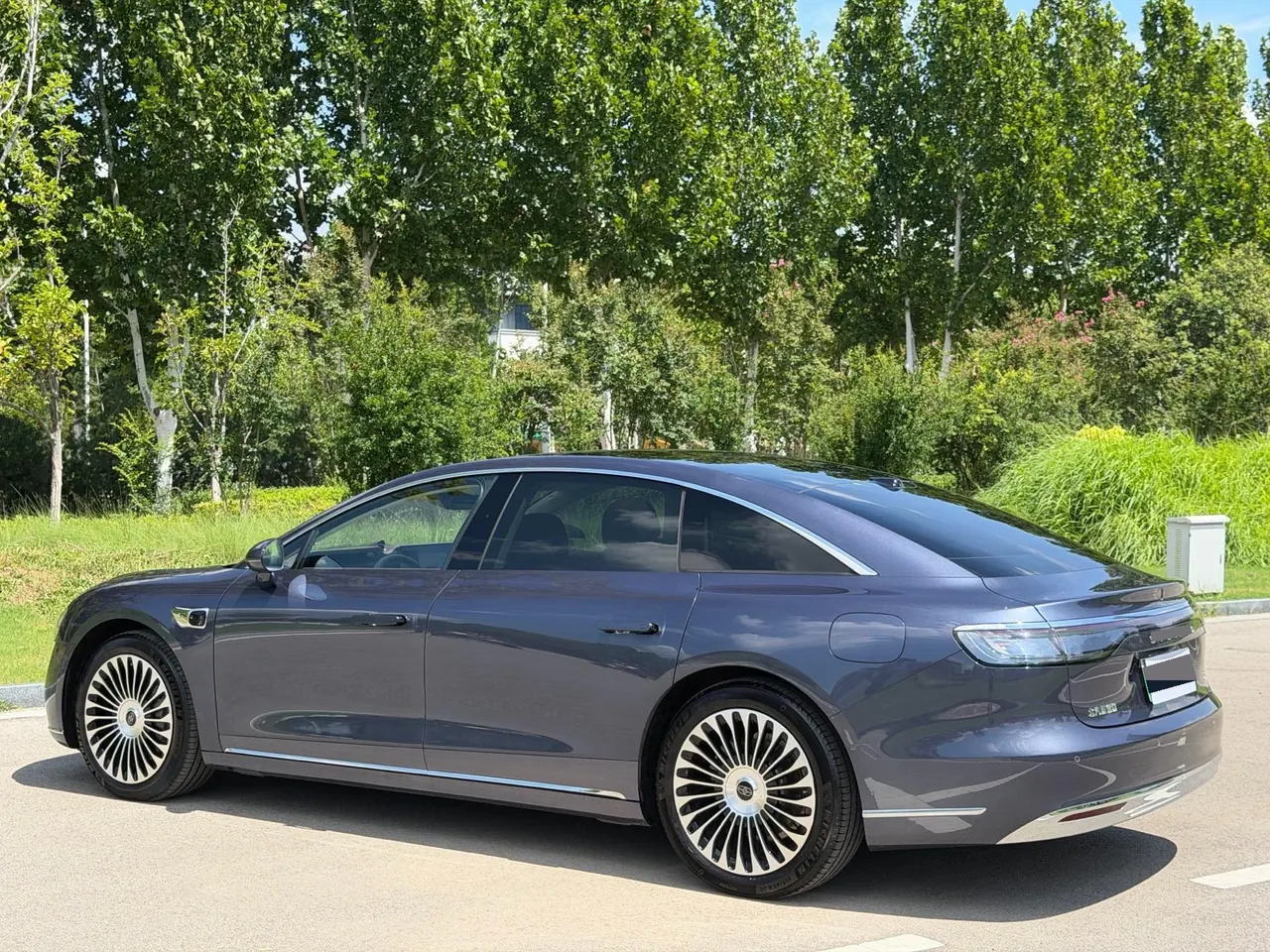 Luxeed 2026 S9 Ultra 4-wheel drive 100kWh automatic gear 11