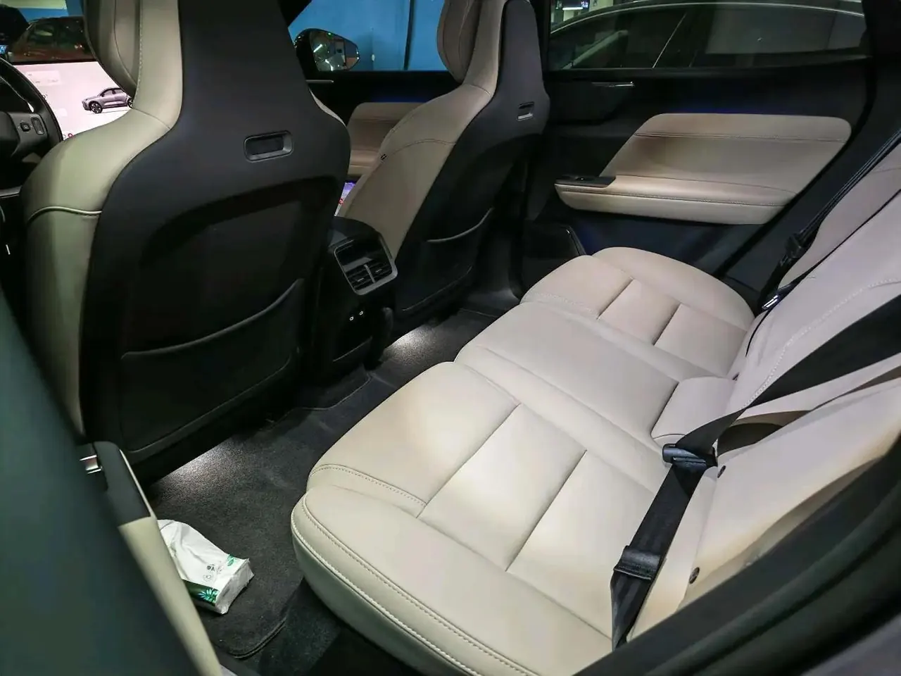 Volvo 2026 XC70 1.5T 4-wheel drive long endurance Core automatic gear 3