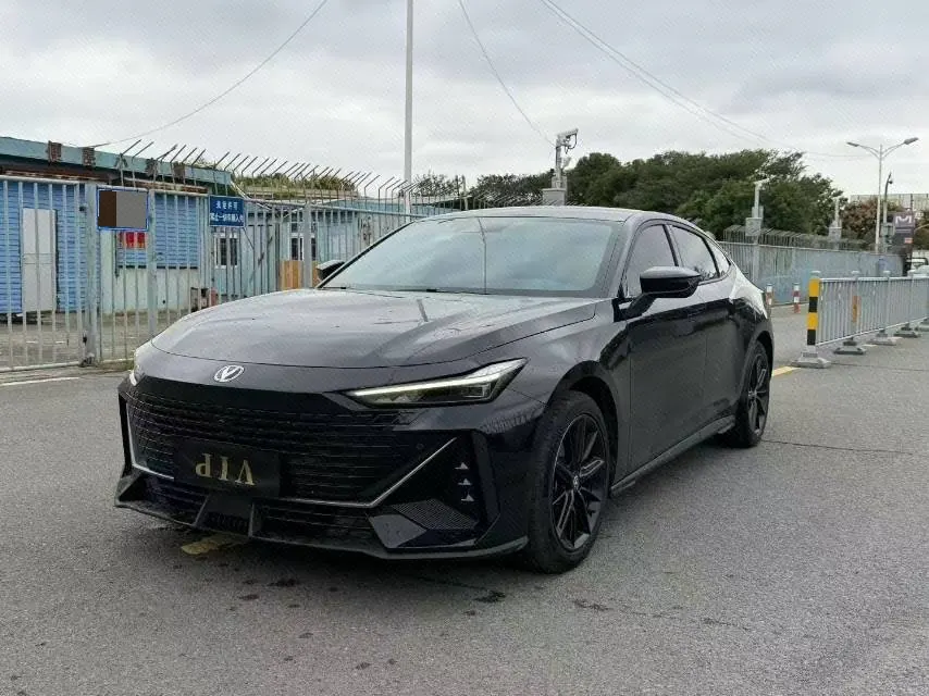 Open image lightbox: ChangAn 2023 UNI-V 1.5T Sports Edition Automatic