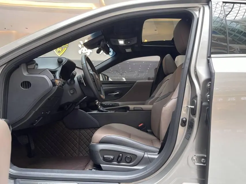 Lexus ES (Imported) 2023 ES200 2.0 Stepless Premium Edition Automatic Gear 8