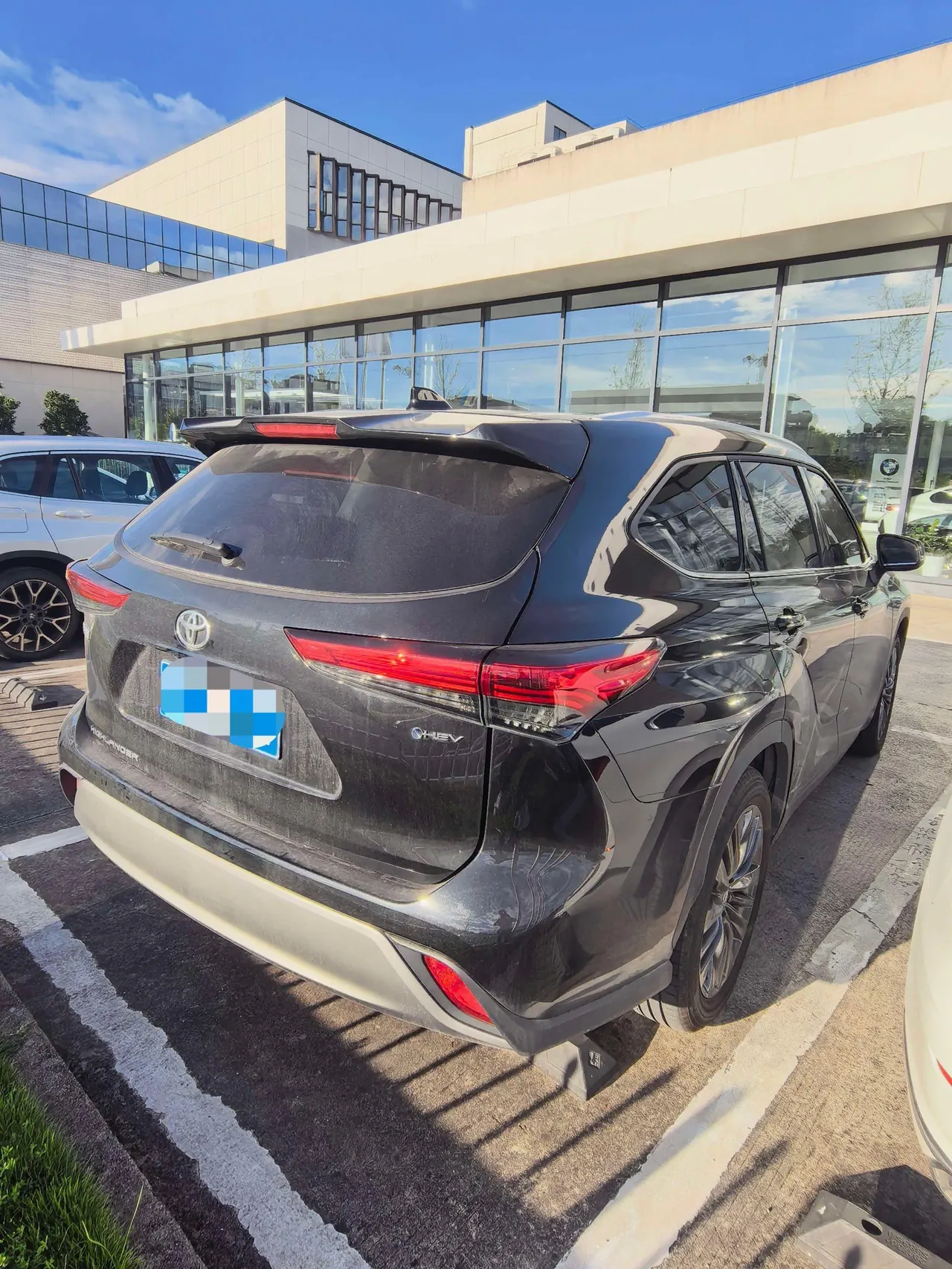 Toyota 2026 Highlander Dual Engine 2.5 Stepless Intelligent Electric Hybrid Two-Drive Deluxe Edition 7-seat Automatic Transmission 4