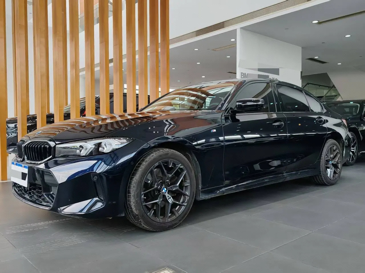 Open image lightbox: BMW 3 Series 2026 330Li 2.0T M Sports Obsidian Night Suit Automatic Gear