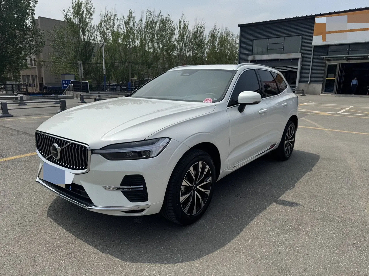打开图片灯箱:Volvo 2023 XC60 48V 2.0T B5 4-wheel drive Zhiyuan Deluxe Edition Automatic Gear