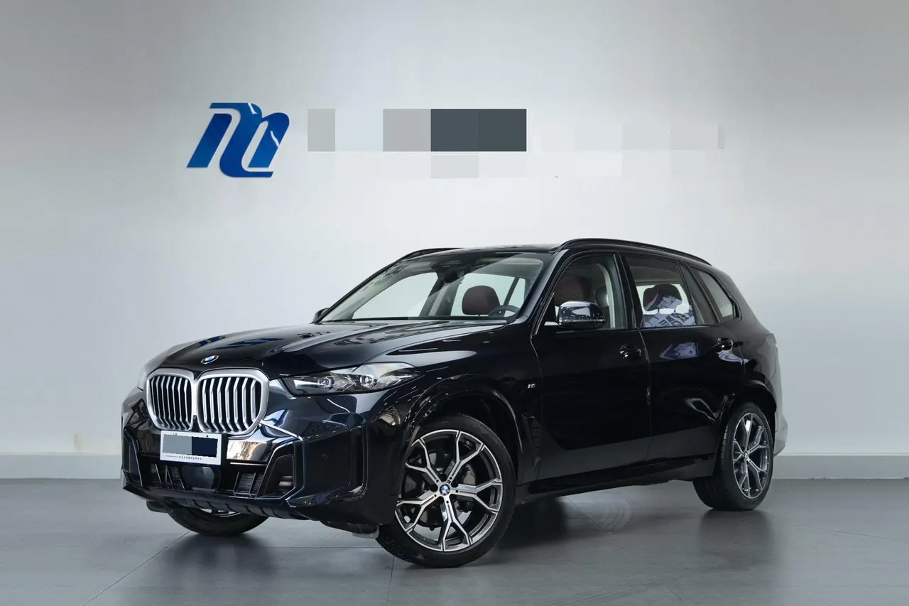 Open image lightbox: BMW 2023 X5 xDrive30Li 48V 2.0T exclusive m sports obsidian night suit automatic gear