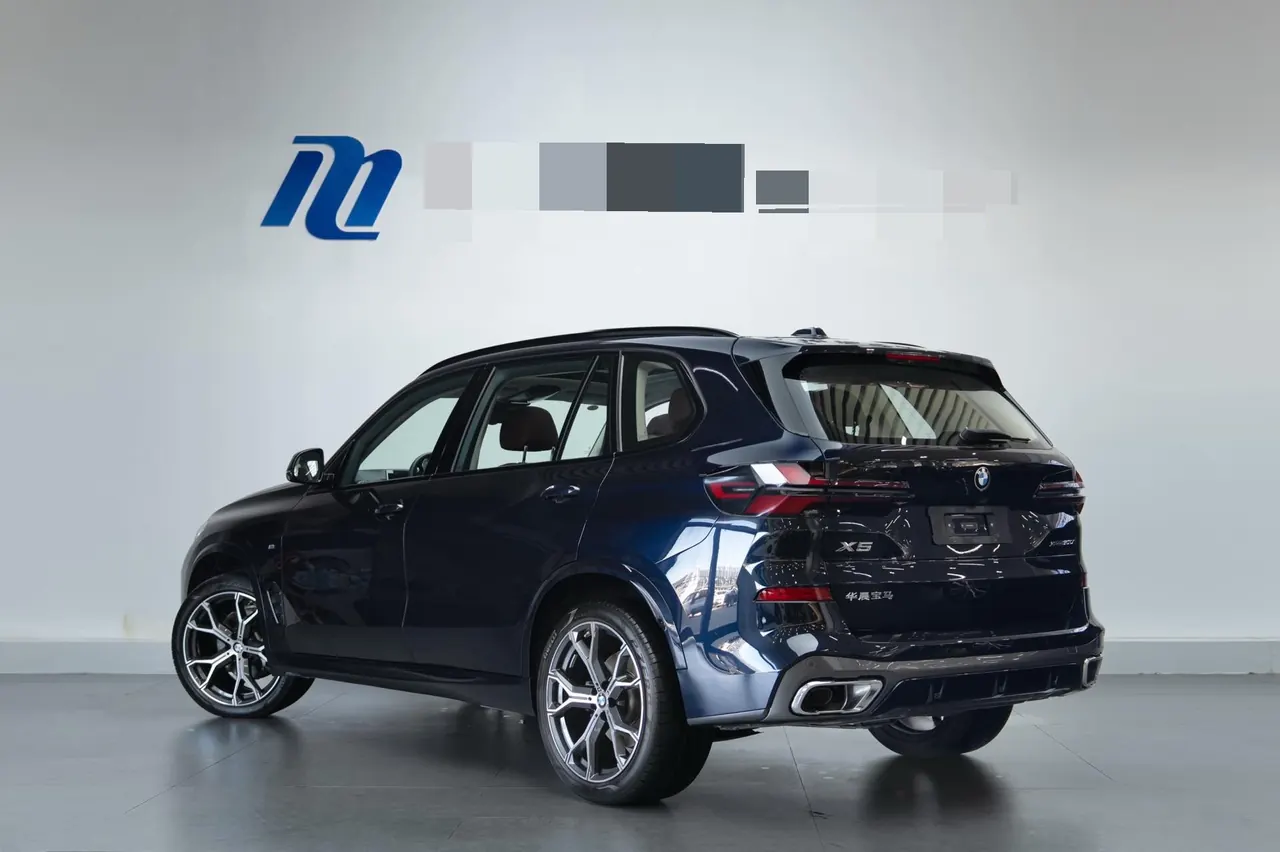 BMW 2023 X5 xDrive30Li 48V 2.0T exclusive m sports obsidian night suit automatic gear 4