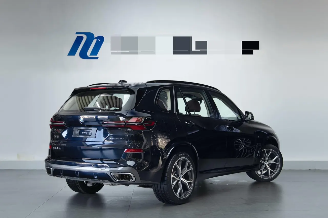 BMW 2023 X5 xDrive30Li 48V 2.0T exclusive m sports obsidian night suit automatic gear 5