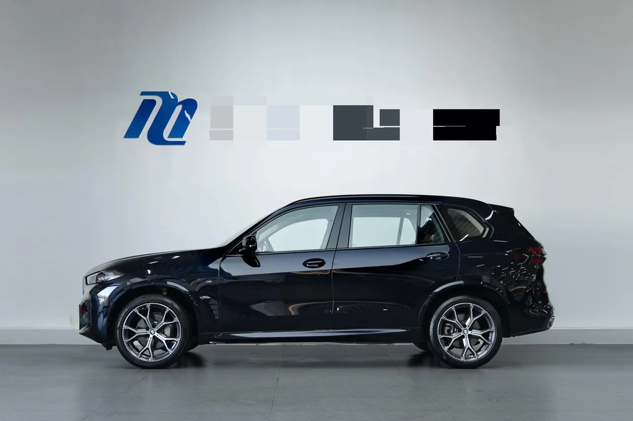 BMW 2023 X5 xDrive30Li 48V 2.0T exclusive m sports obsidian night suit automatic gear 8