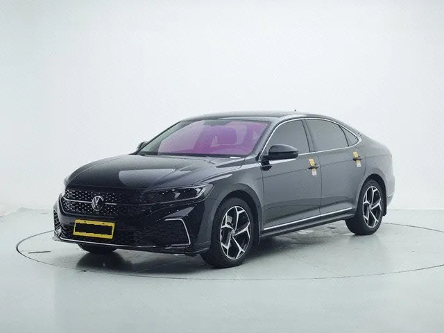 Open image lightbox: Volkswagen 2025 Passat 2.0TSI 330TSI outstanding star elite edition automatic gear