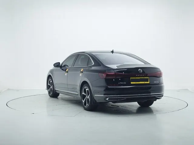 Volkswagen 2025 Passat 2.0TSI 330TSI outstanding star elite edition automatic gear 4