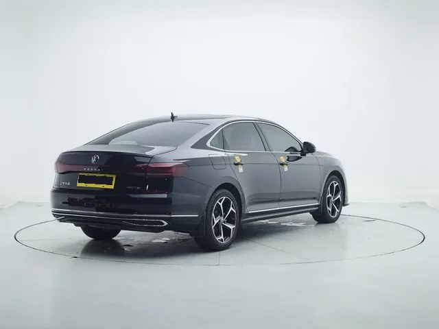 Volkswagen 2025 Passat 2.0TSI 330TSI outstanding star elite edition automatic gear 5