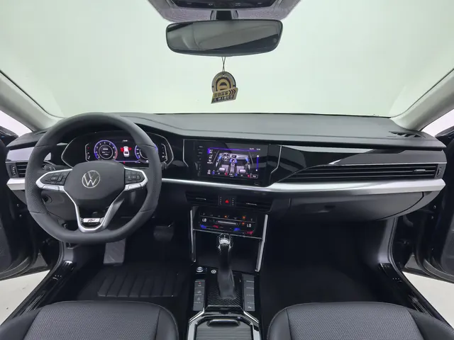 Volkswagen 2025 Passat 2.0TSI 330TSI outstanding star elite edition automatic gear 6