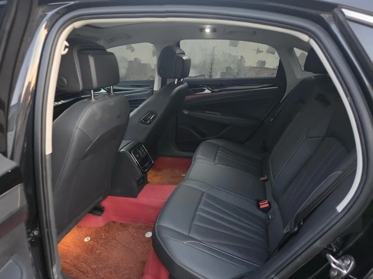 Volkswagen 2025 Passat 2.0TSI 380TSI outstanding star dragon version automatic gear 6