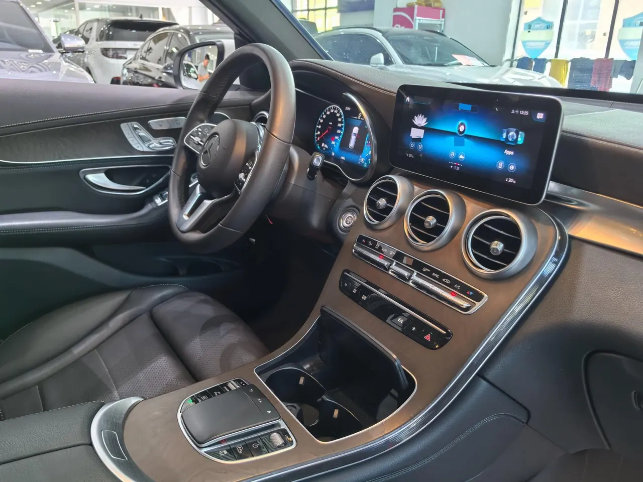 Mercedes Benz 2020 GLC 300 L 4MATIC 2.0T Dynamic (Modified) Automatic Gear 8