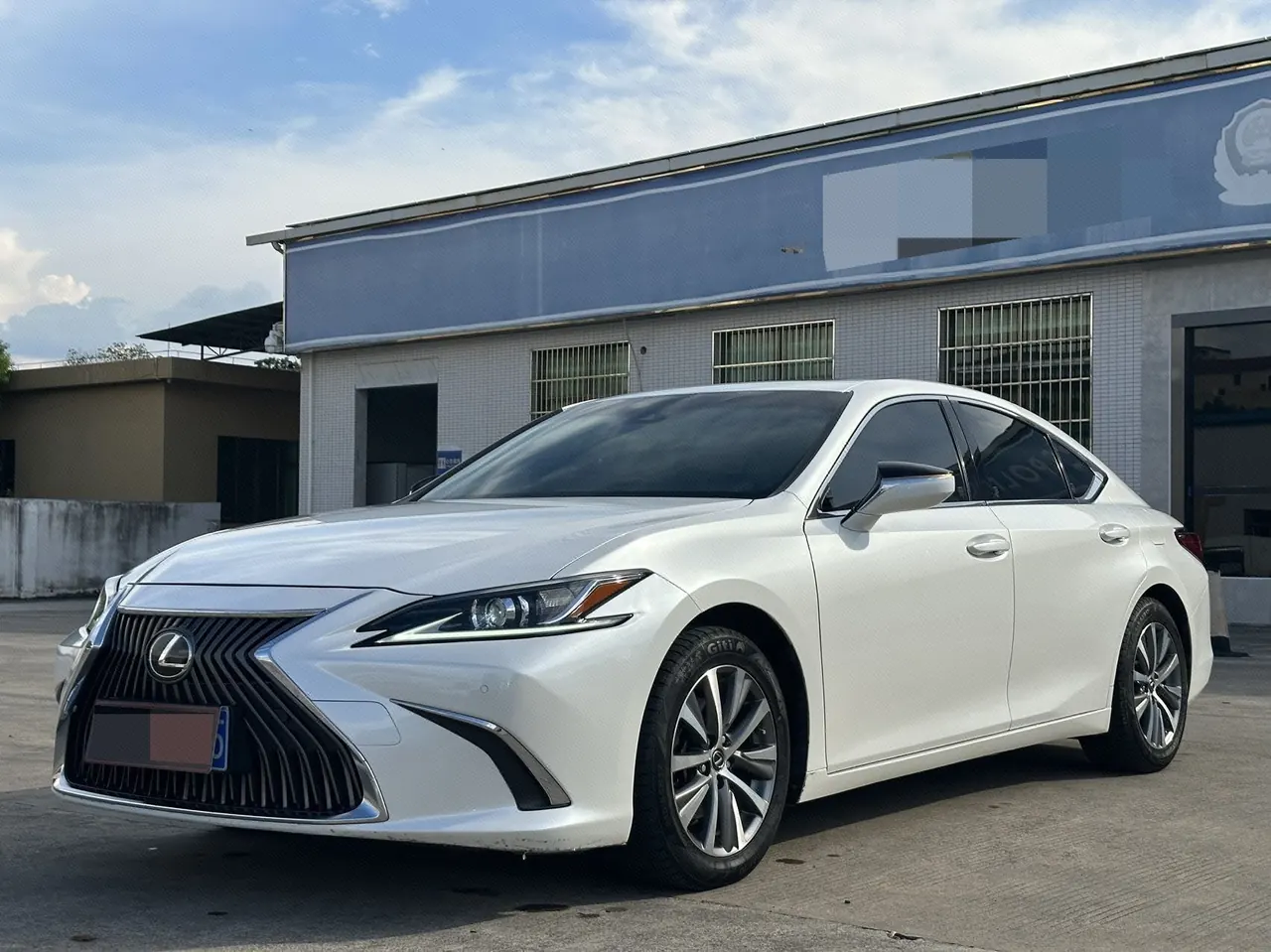 打开图片灯箱:Lexus ES (Imported) 2020 ES200 2.0 Stepless Premium Edition Automatic Gear