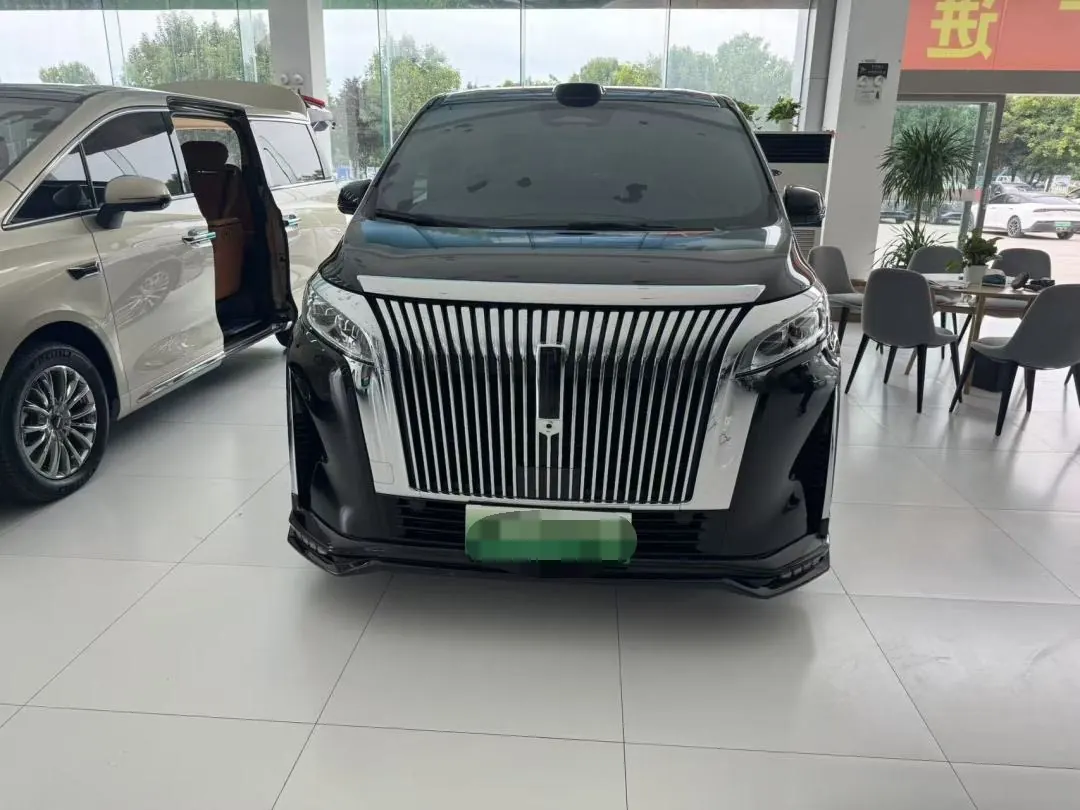 WEY 2025 VV7 Hi4 1.5T Four-Wheel-Drive Automatic Model 2