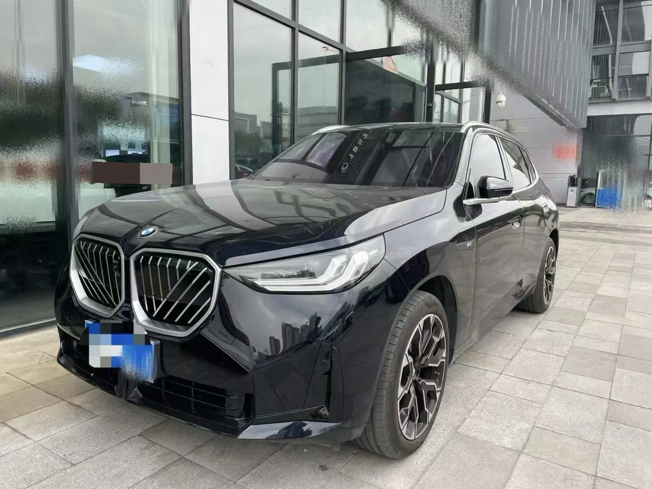 Open image lightbox: BMW 2025 X3 xDrive30L 2.0T Leading M Sports Obsidian Night Suit Automatic Gear