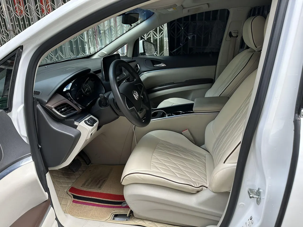 Buick 2021 GL8 Land Business Class 2.0T 652T Comfortable Automatic Gear 4