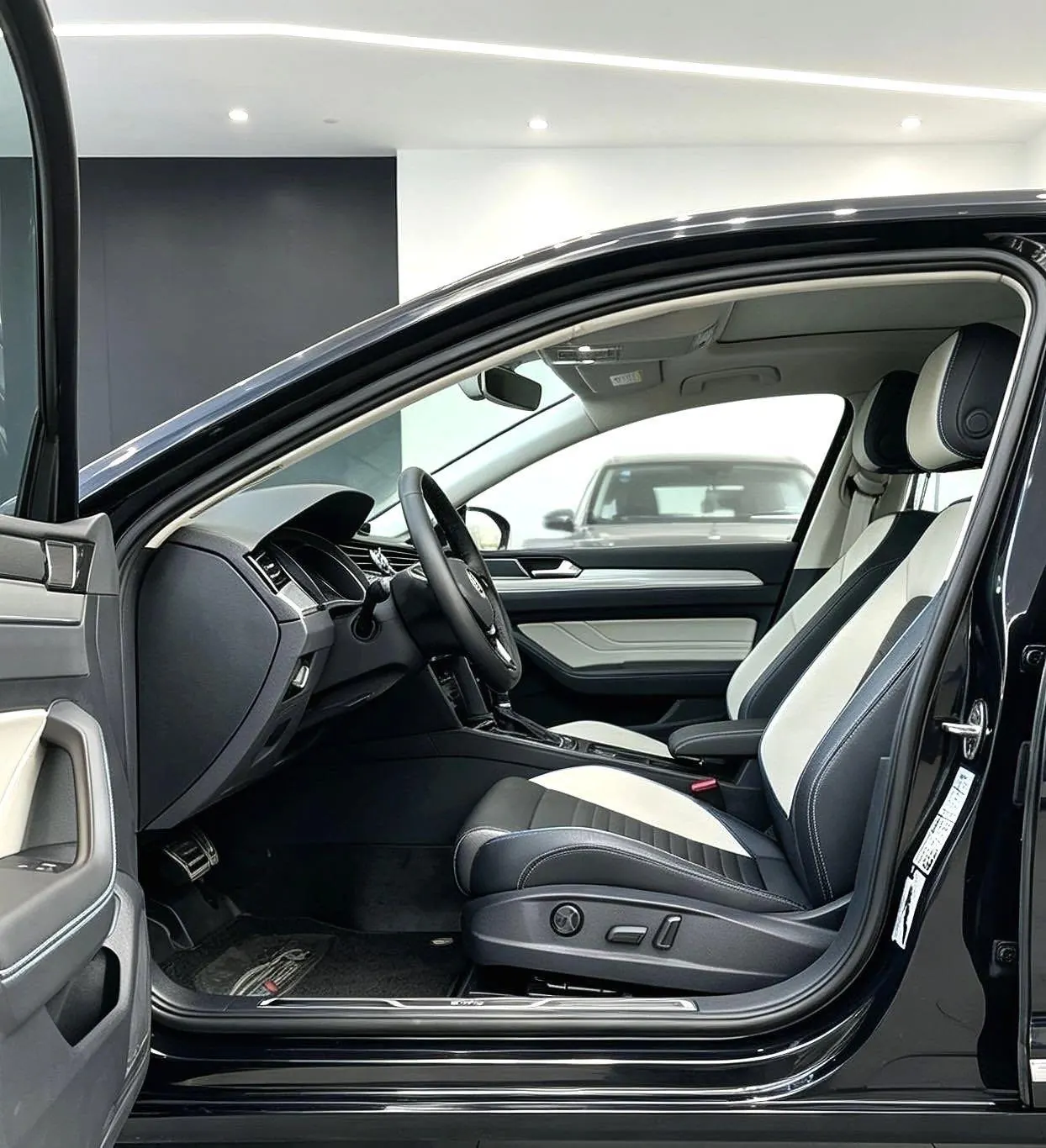 Volkswagen Magotan New Energy 2020 Magotan GTE 1.4T Luxury Automatic Gear 5