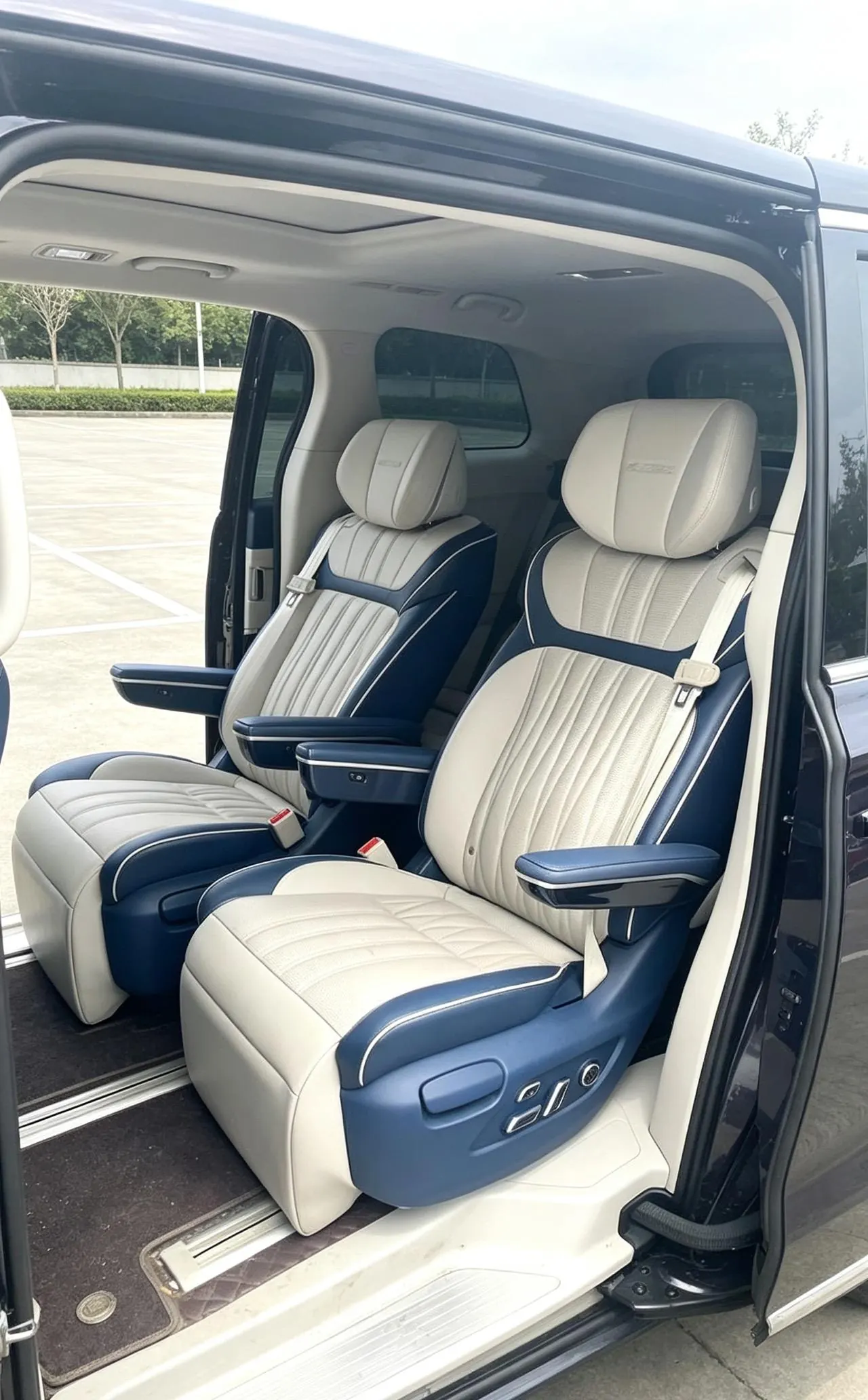 Roewe 2022 iMAX8 2.0TGI 400TGI Happy Gathering Edition Automatic Gear 3
