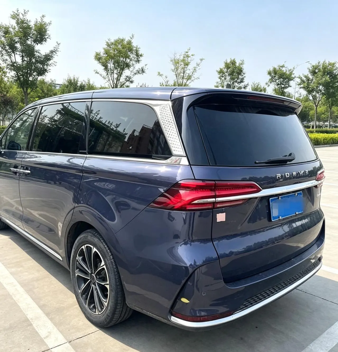 Roewe 2022 iMAX8 2.0TGI 400TGI Happy Gathering Edition Automatic Gear 5