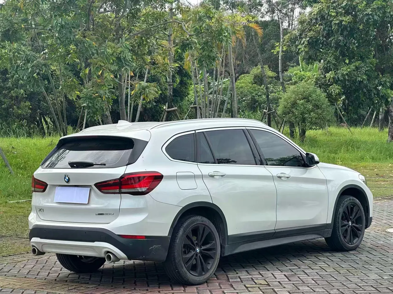 BMW 2020 X1 sDrive20Li 1.5T fashion automatic gear 10