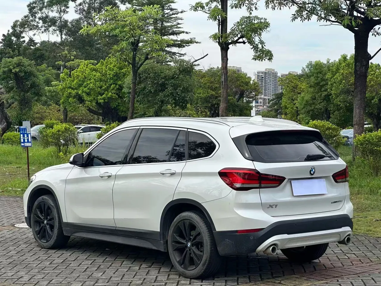 BMW 2020 X1 sDrive20Li 1.5T fashion automatic gear 8