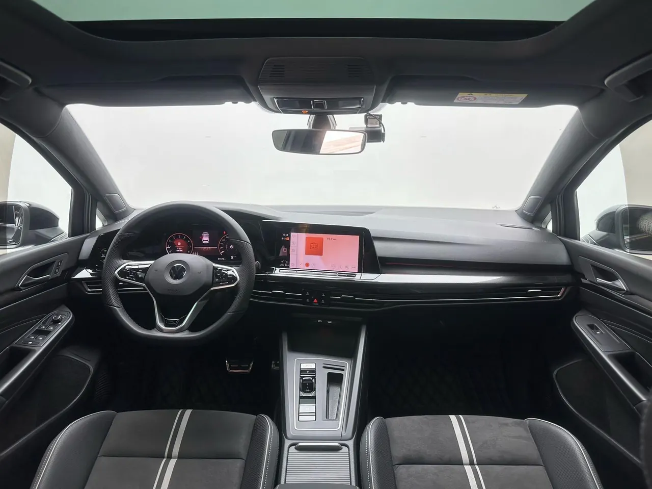 Volkswagen 2021 Golf 8 R-Line 1.4TSI 280TSI Automatic 5