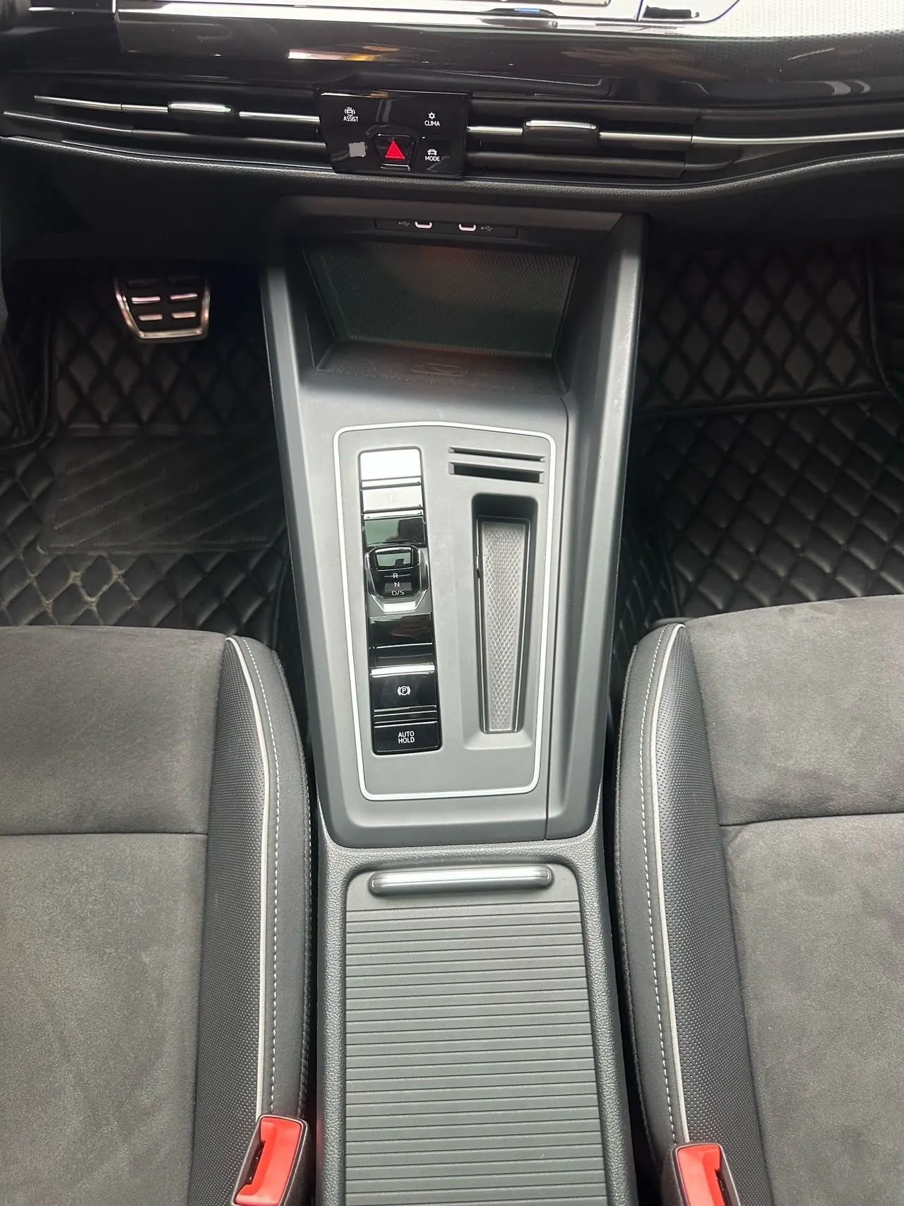 Volkswagen 2021 Golf 8 R-Line 1.4TSI 280TSI Automatic 8