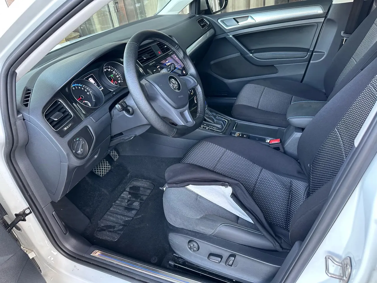 Volkswagen golf pure electric 2020 golf. Pure electric chi automatic transmission 4