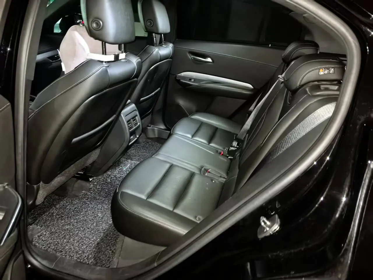 Cadillac 2021 XT4 2.0T 28T Two-Drive Luxury Automatic Gear 4