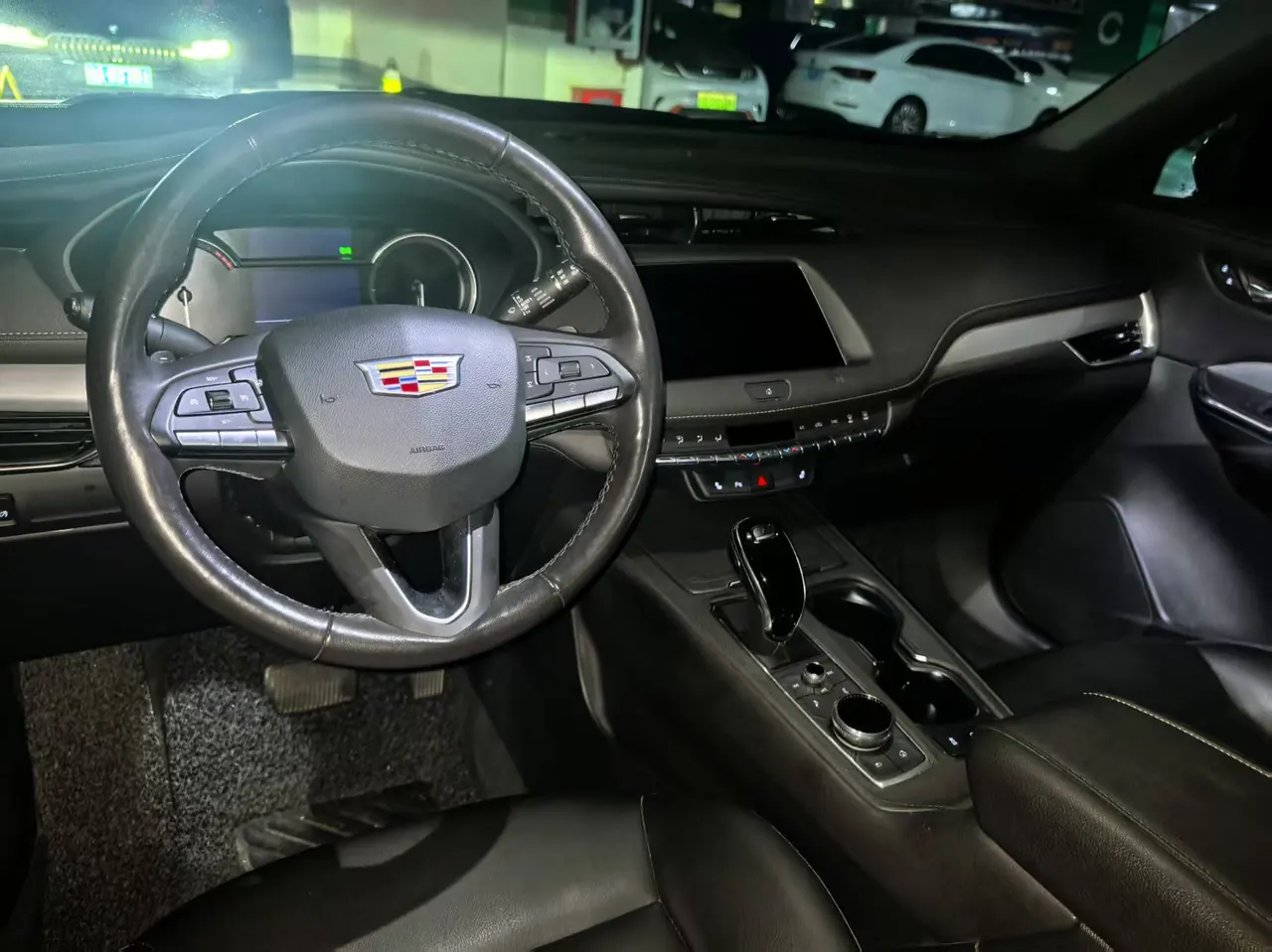 Cadillac 2021 XT4 2.0T 28T Two-Drive Luxury Automatic Gear 5