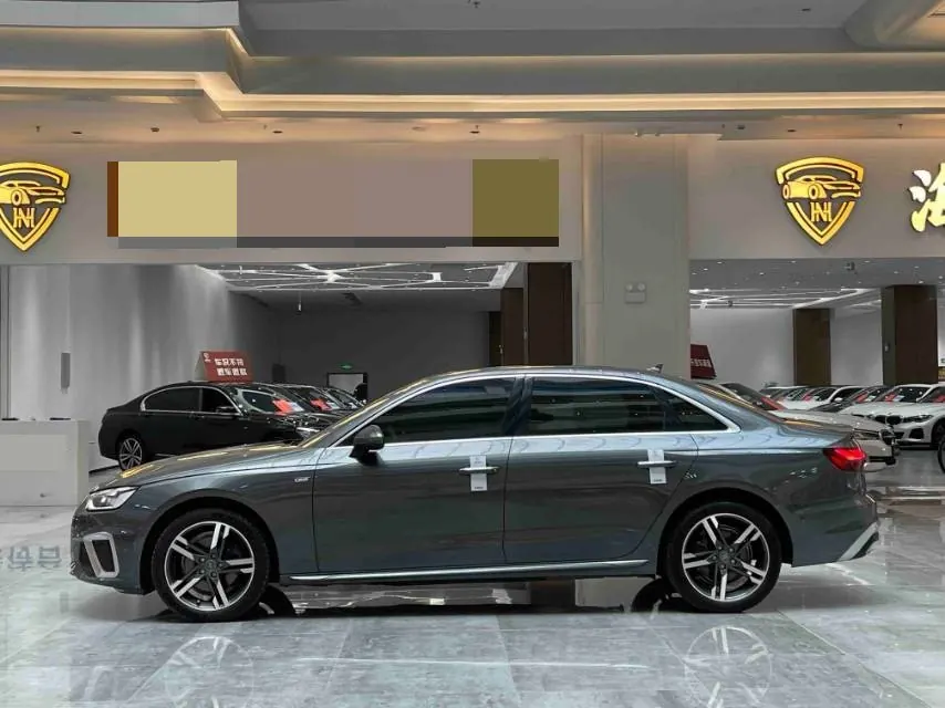 Audi 2020 A4L 2.0TFSI 40TFSI Deluxe Dynamic Automatic 3