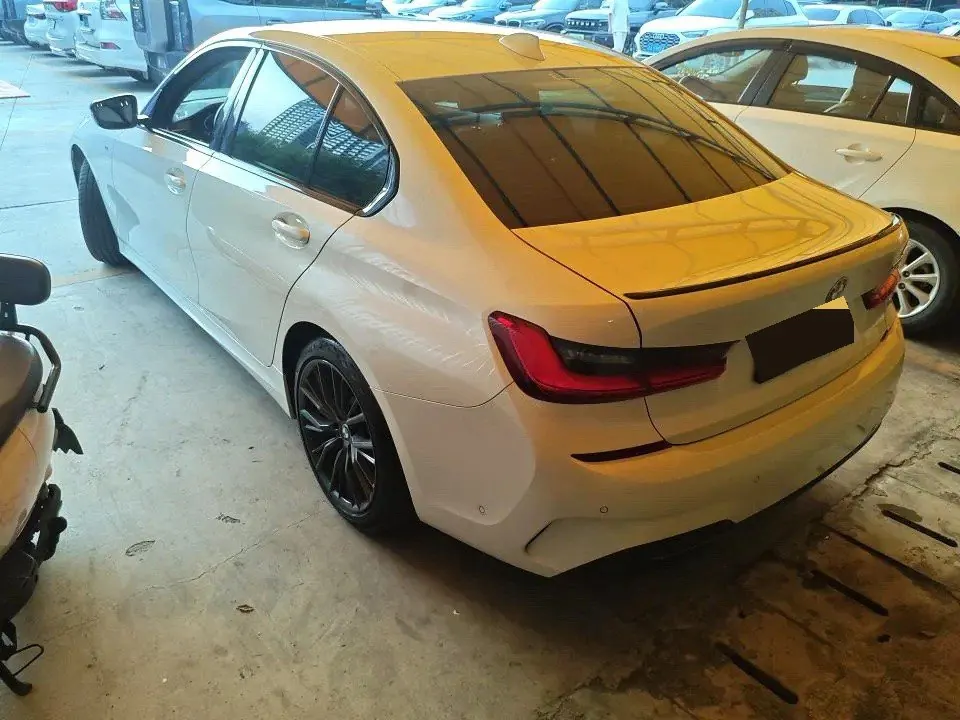 BMW 3 Series 2020 330i 2.0T M Sports Obsidian Night Suit Automatic Gear 2