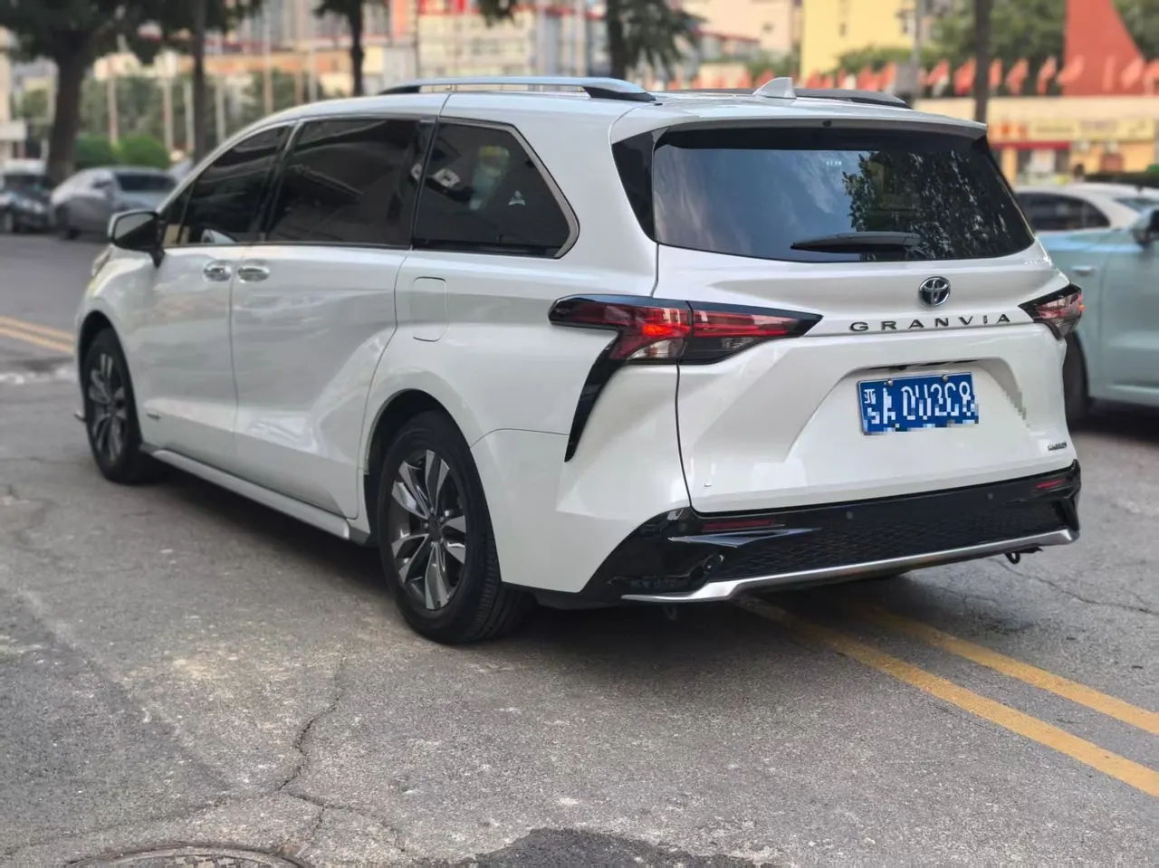 Toyota 2023 Grevia HYBRID 2.5 Stepless Deluxe Edition Automatic Transmission 5