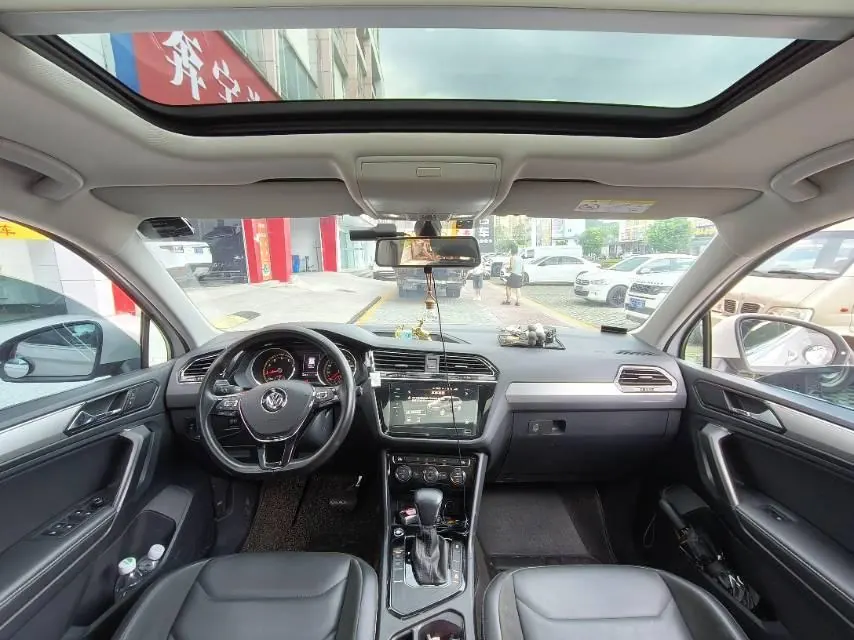 Volkswagen 2020 Tiguan L 2.0TSI 330TSI Two-Drive Panoramic Comfort Edition Automatic Gear 5