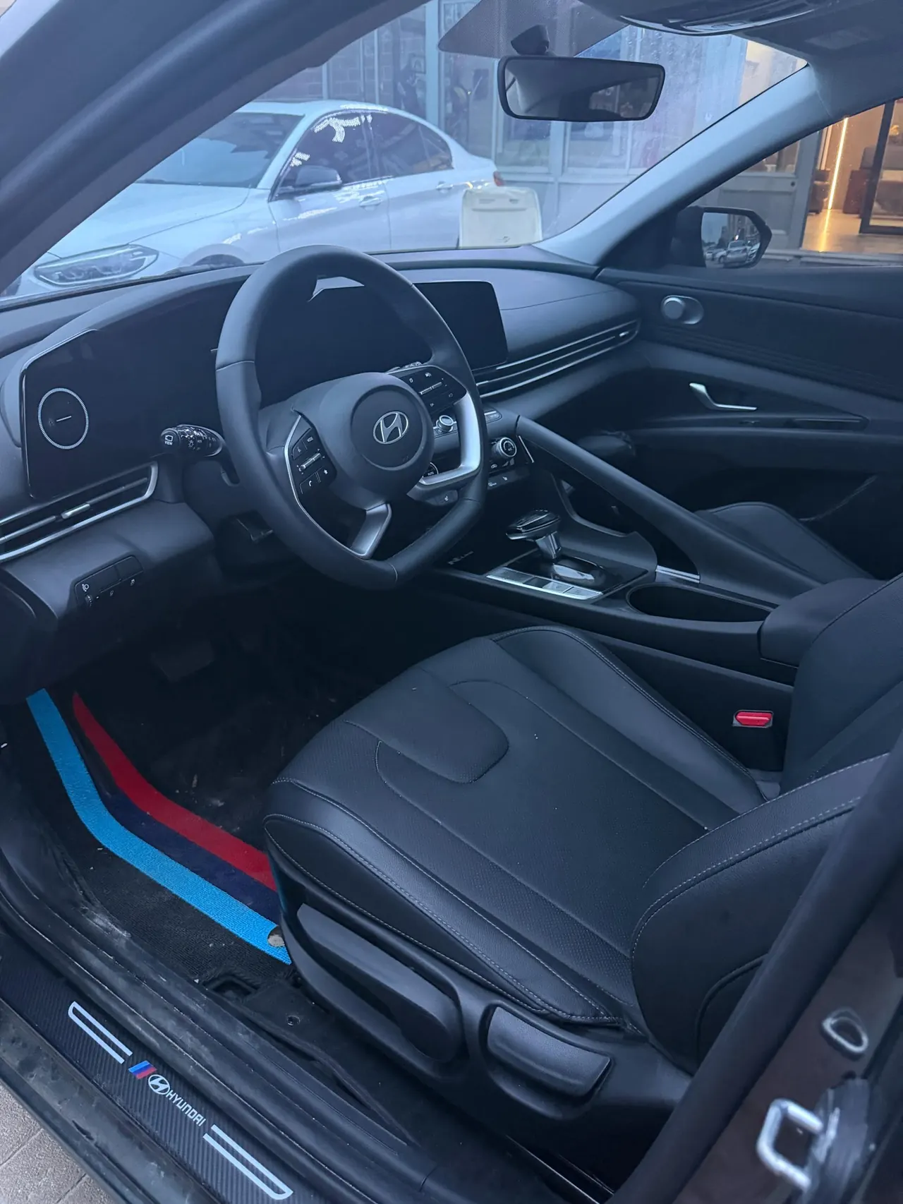 Hyundai 2023 Elantra -3-compartment 1.5 stepless LUX premium automatic gear 2