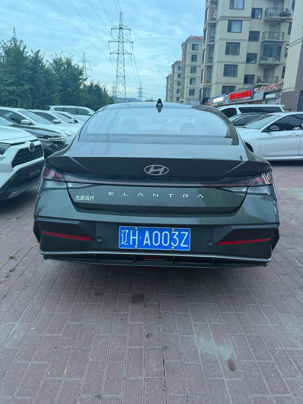 Hyundai 2023 Elantra -3-compartment 1.5 stepless LUX premium automatic gear 4