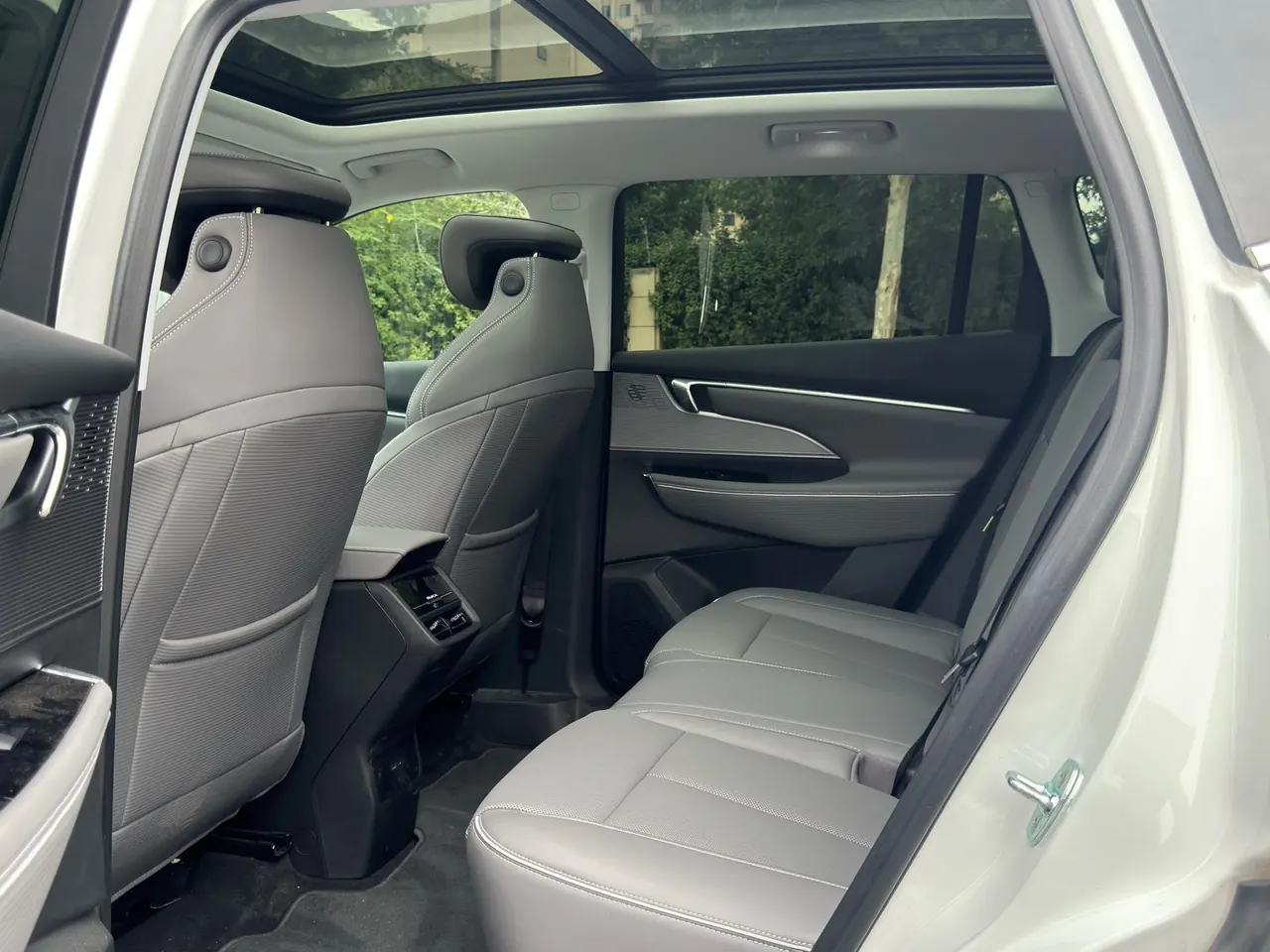 Buick 2025 E 5 620KM Premium Edition Automatic Gear 6