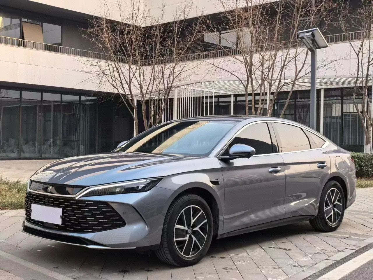 Open image lightbox: BYD 2025 Qin L DM-i 1.5 stepless smart driving version 120KM leading automatic gear
