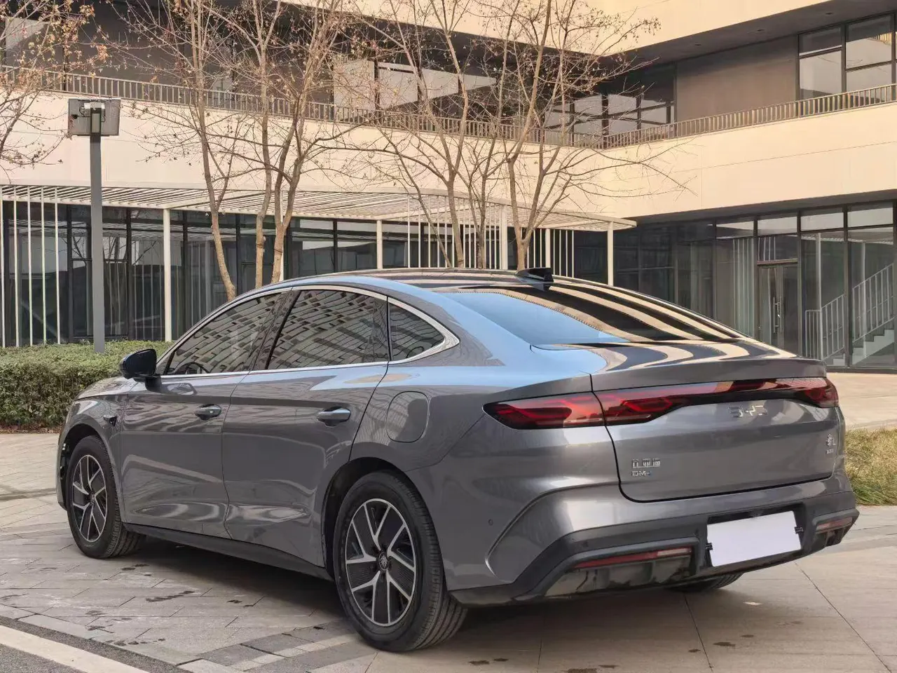 BYD 2025 Qin L DM-i 1.5 stepless smart driving version 120KM leading automatic gear 6