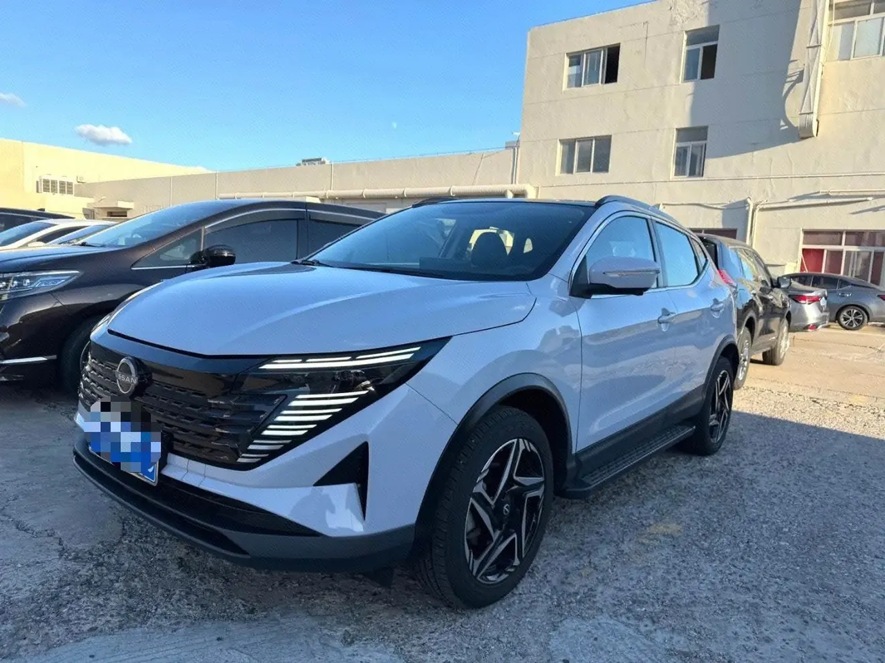 打开图片灯箱:Nissan 2025 Xiao Ke Honor 2.0 Stepless Honor XV Leading Edition Automatic Gear